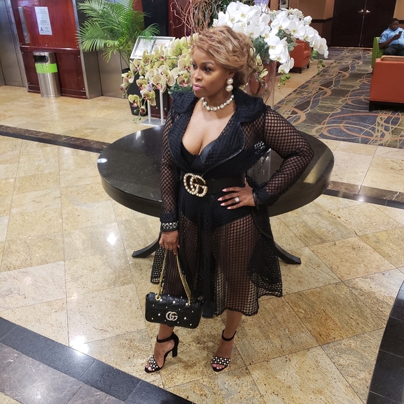 Guess Shoes - Picture 1 of 8